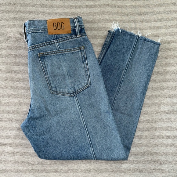 Urban Outfitters BDG Dad Slim Tapered Fit Jeans - Picture 3 of 6